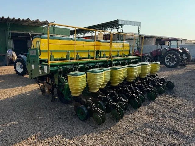 Plantadeira 10 Linhas Ultra Flex Tatu ano 2011 - Foto 5