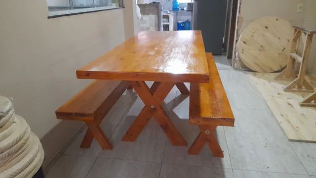 Mesa madeira maciça com bancos.  - Foto 5