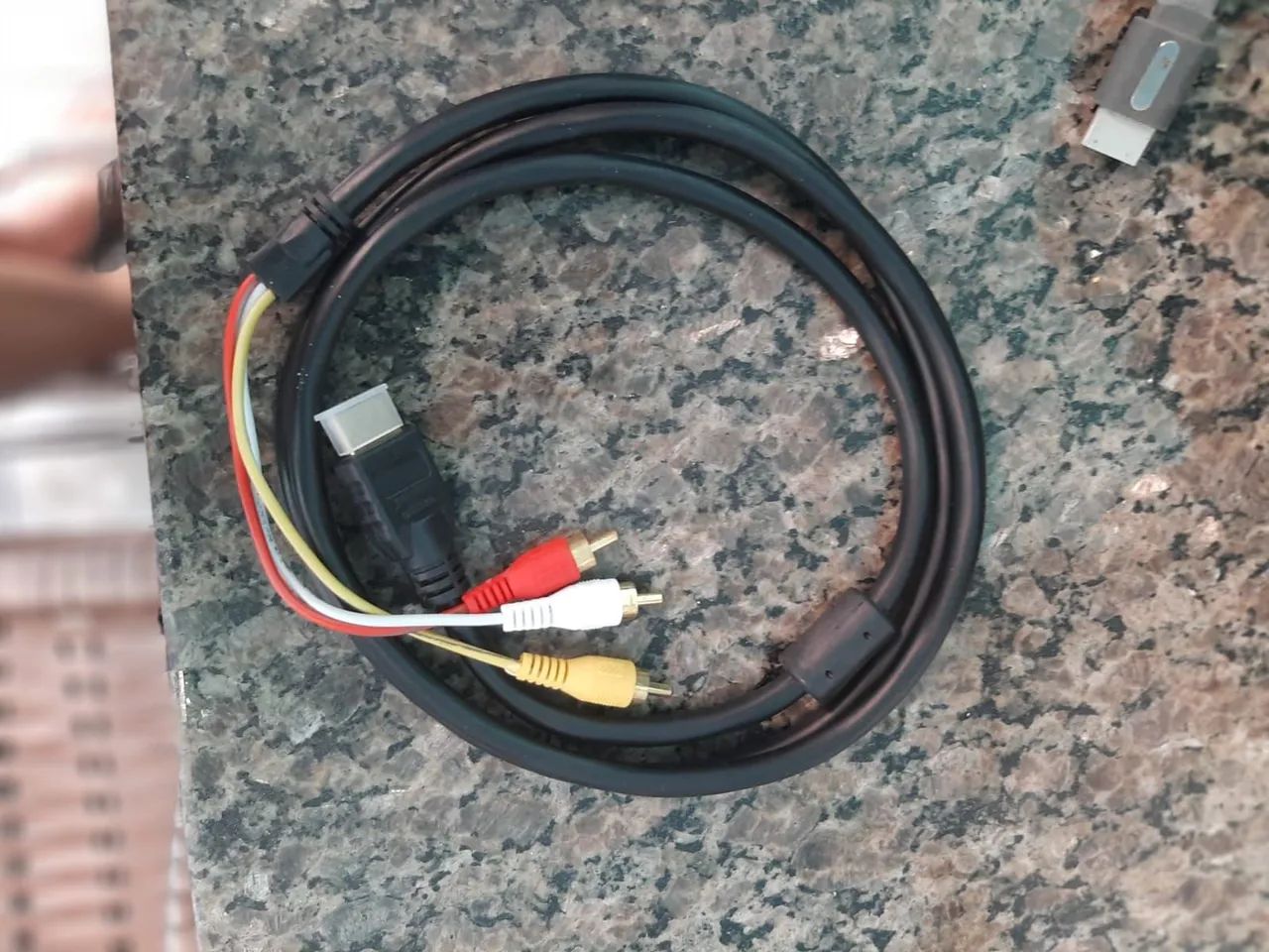 Cabo AV para conectar sua TV e DVD