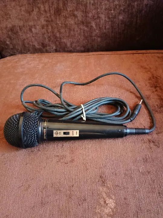 Microfone Dinâmico Aiwa para Karaokê e Música - Foto 2