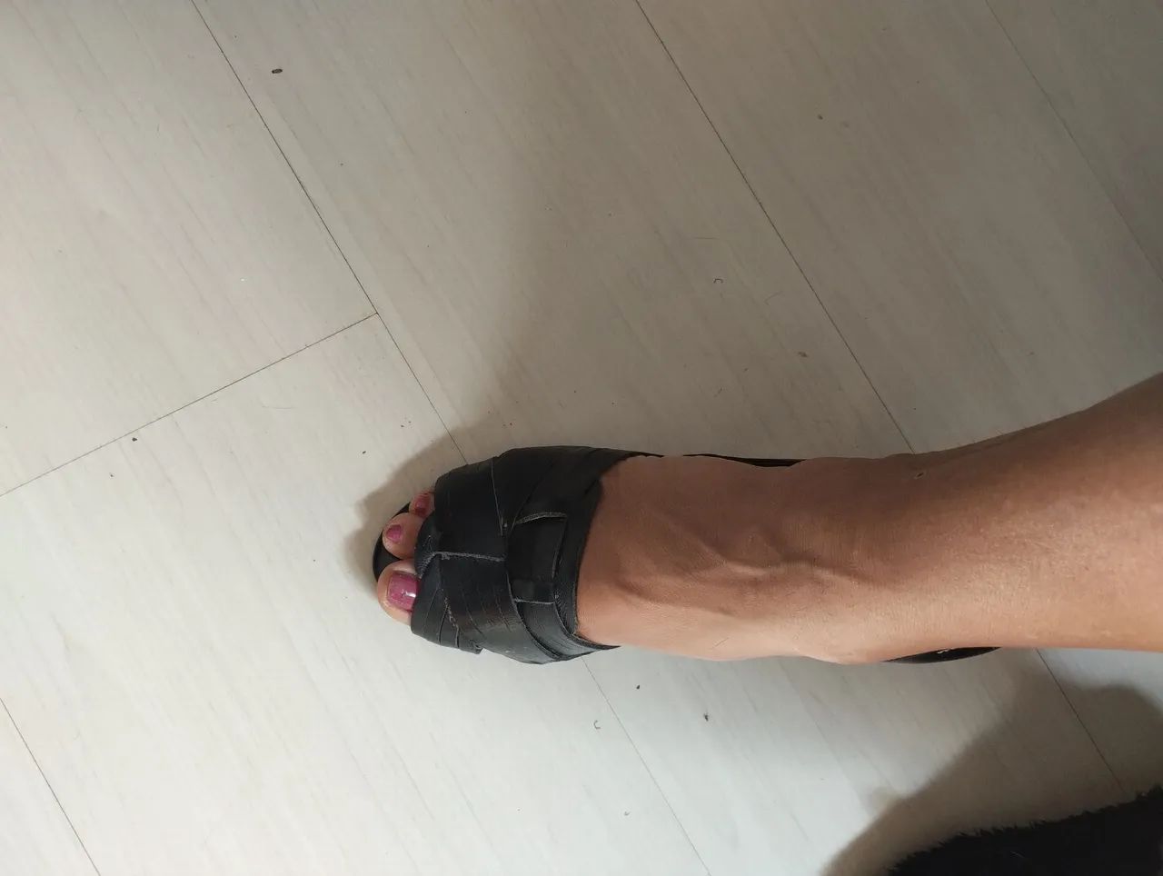 Peep toe, em couro legítimo. Tam 39. 