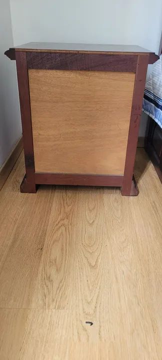 Antiga mesa de cabeceira de madeira maciça - Foto 4