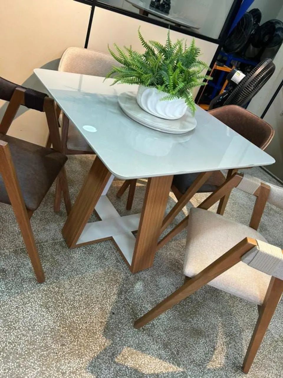 Mesa de Jantar 4 cadeira tampo em vidro - Foto 2