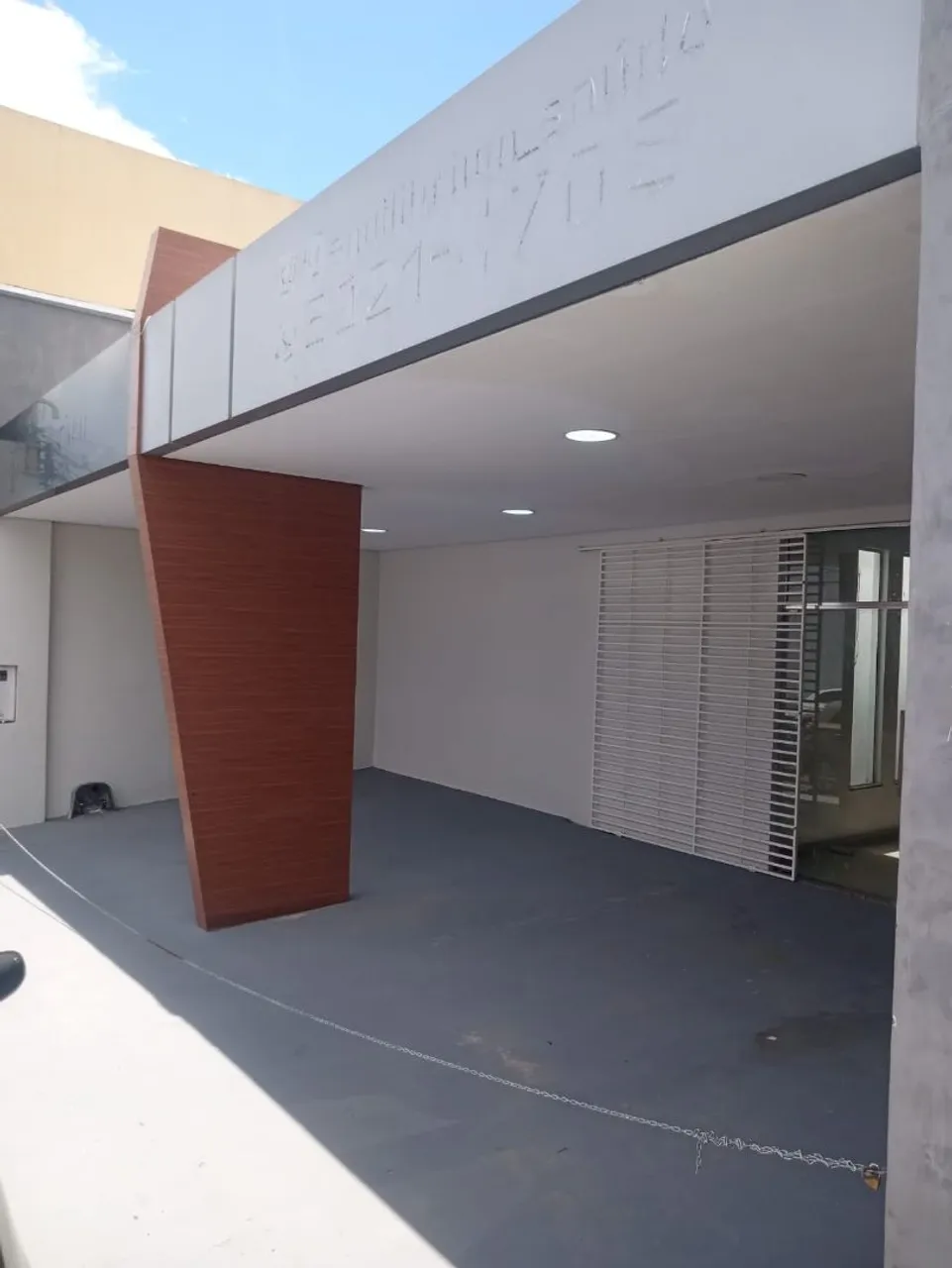 Ponto Comercial 6 salas 300m2. Vieralves.