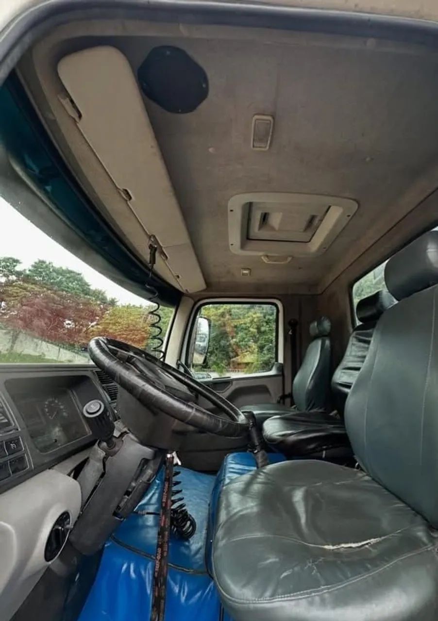 Vw 31.320 carroceria munk 6x4 Ano 2011 - Foto 7