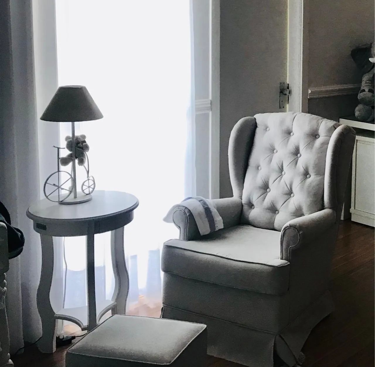 Poltrona de Amamentação  Isabela com Balanço e Puff  - Foto 3