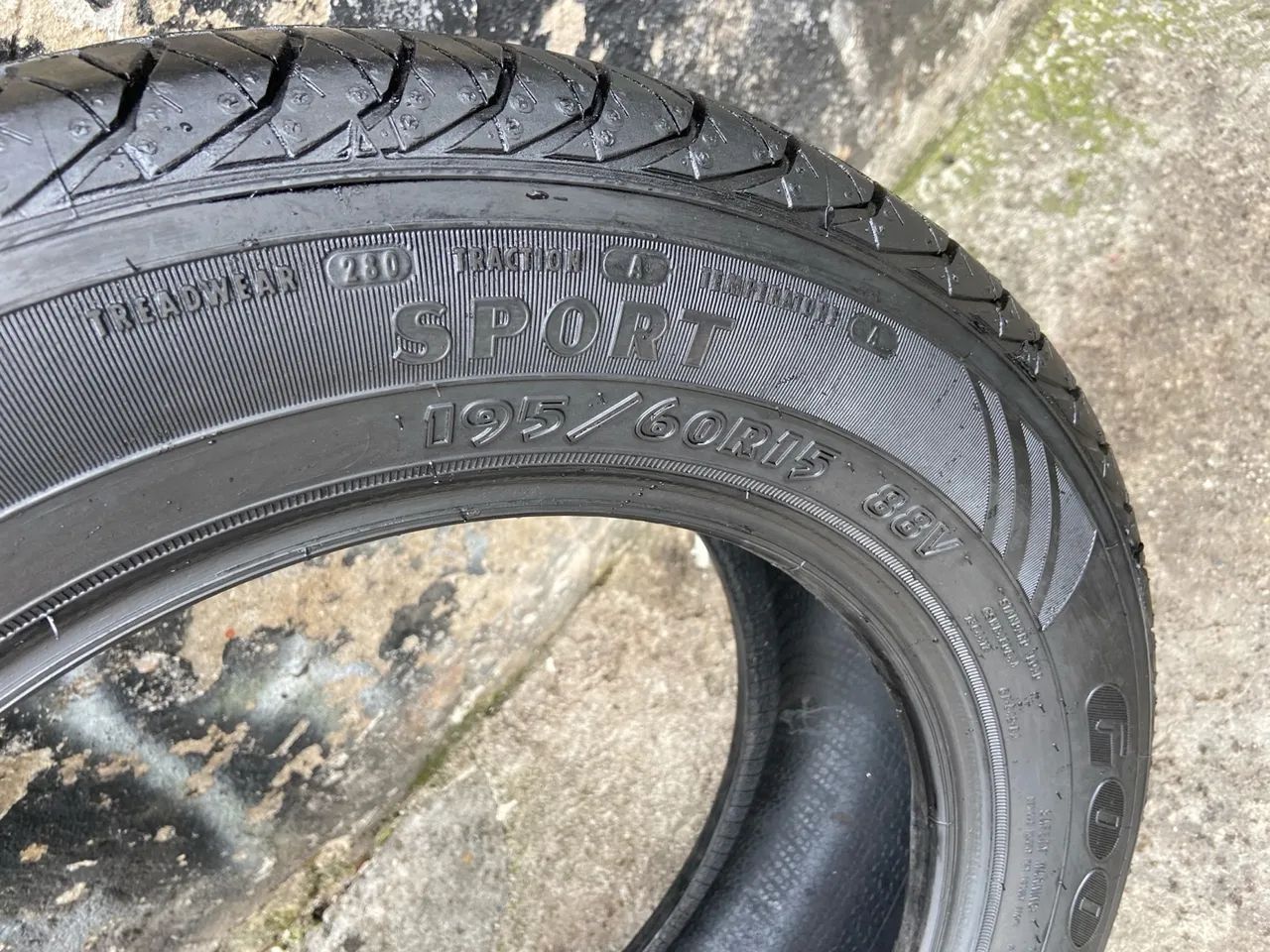 Pneu 195/60/15 Goodyear Semi Novo zerado - Rodou Quase nada  - Foto 2