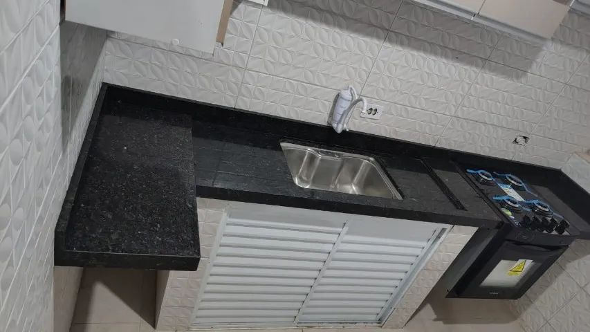  Pia Planejada em Granito Verde Ubatuba com Fogão Embutido - Qualidade e Estilo!