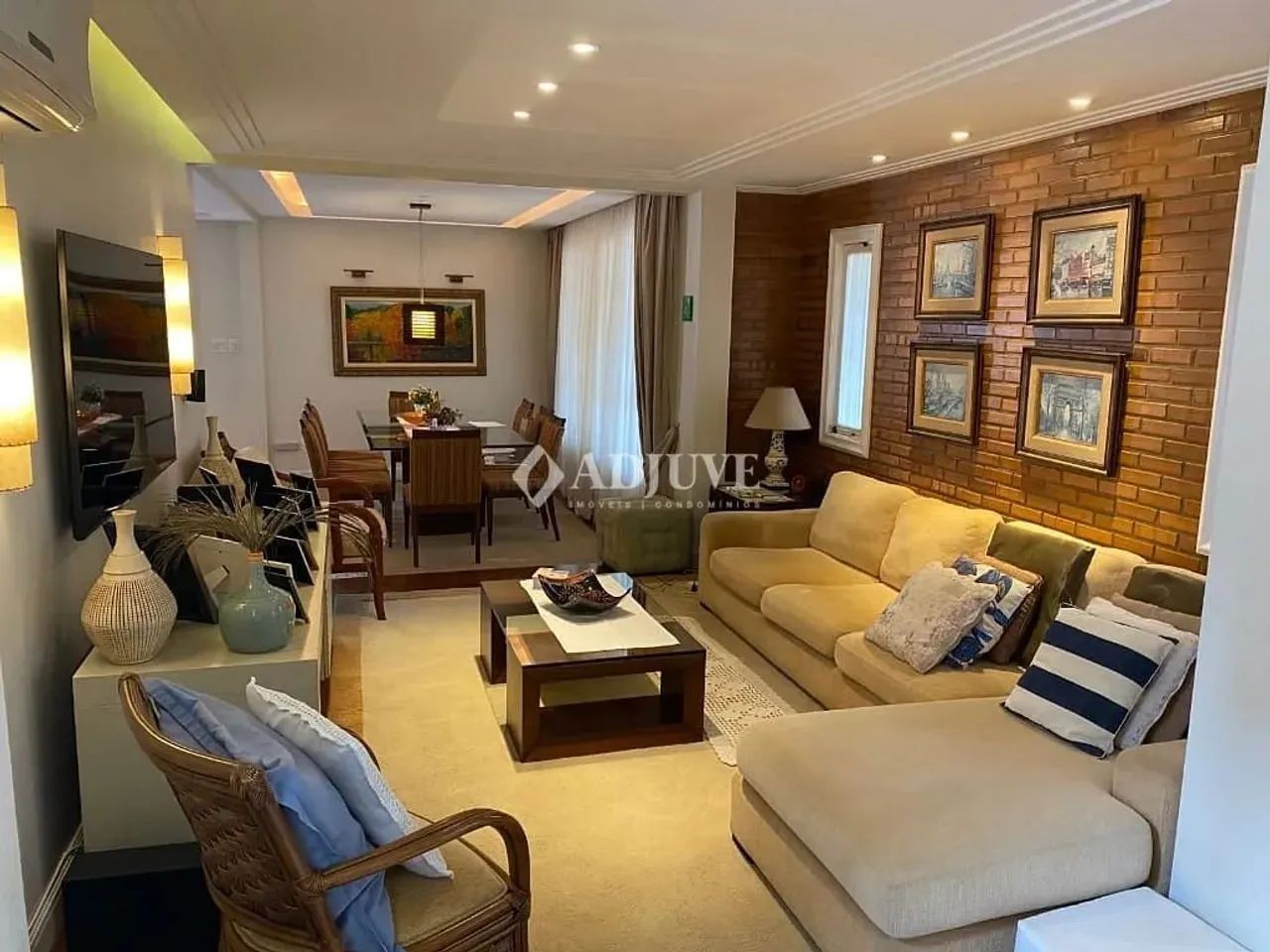 Casa à venda 4 Quartos, 3 Vagas, 187M², Valparaíso, Petrópolis - RJ