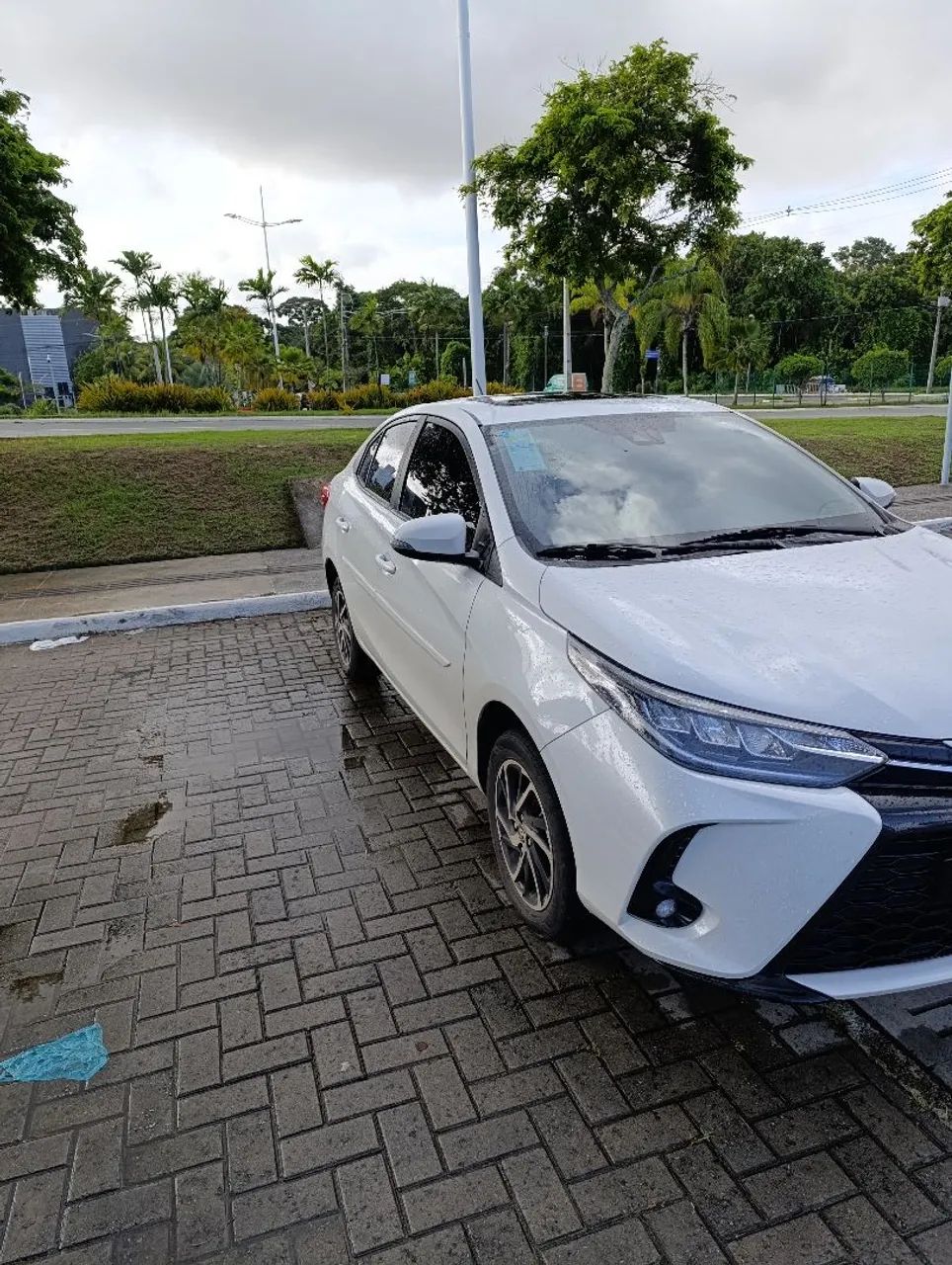 Yares Sedan Top De Linha Com Teto Solar!!!