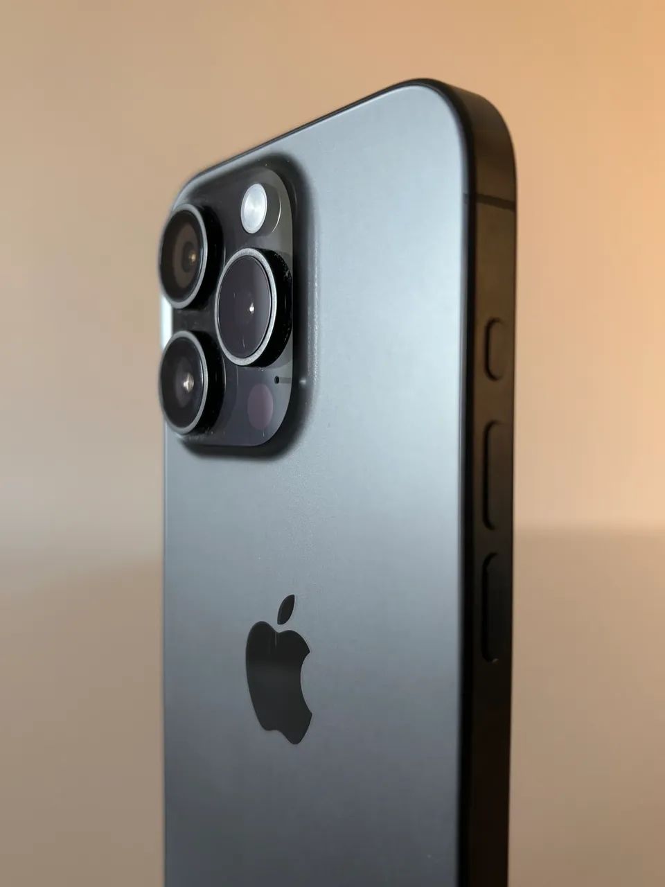 Iphone 15 pro 256Gb ZERADO intacto - Celulares e Smartphones