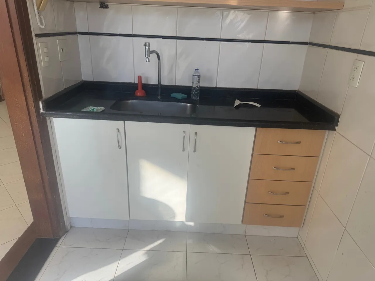 Conjunto de Pias com Balcões - Cozinha, Área de Serviço e Banheiro