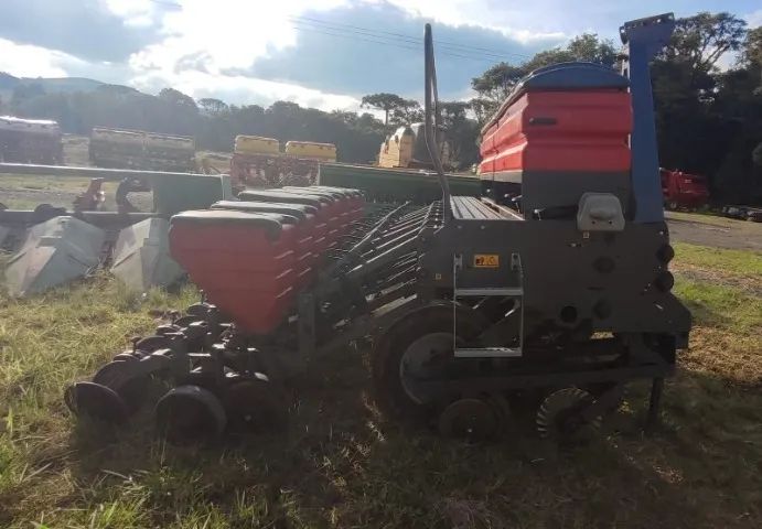 Plantadeira Massey Ferguson - MF 407, M45, 7 linhas Pantográfica. Fabricação 2017 - Foto 3