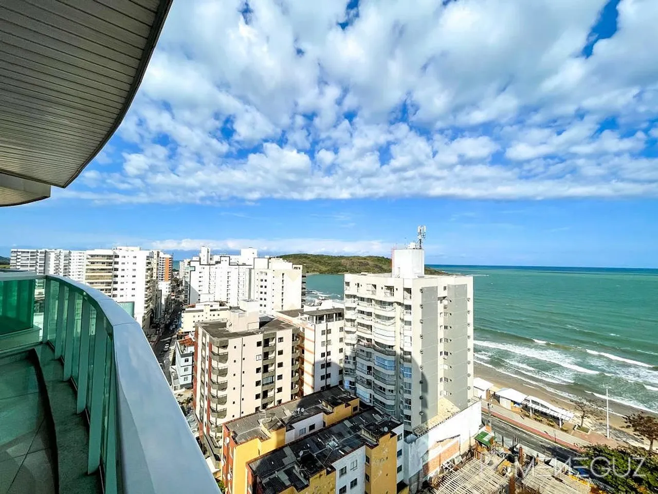 Buscando um apartamento de 4 quartos para comprar na Praia do Morro em Guarapari? Ref.:152