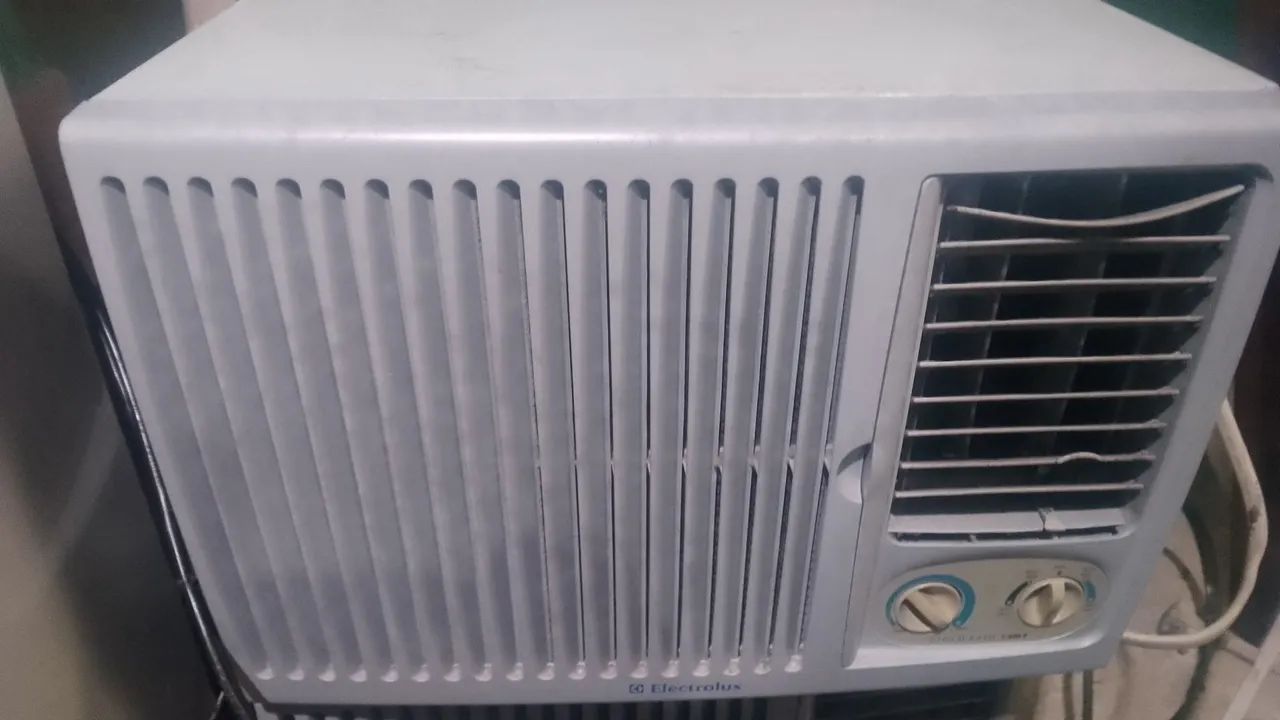 Ar Condicionado de Janela Electrolux 7.500 BTUs Valor 700 reais 