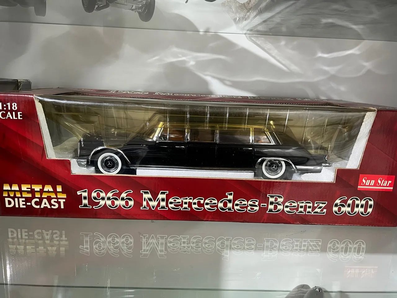 Miniatura Mercedes Benz 600 Limosine 