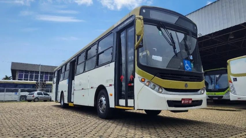 Ônibus INDUSCAR APACHE VIP III - 2013