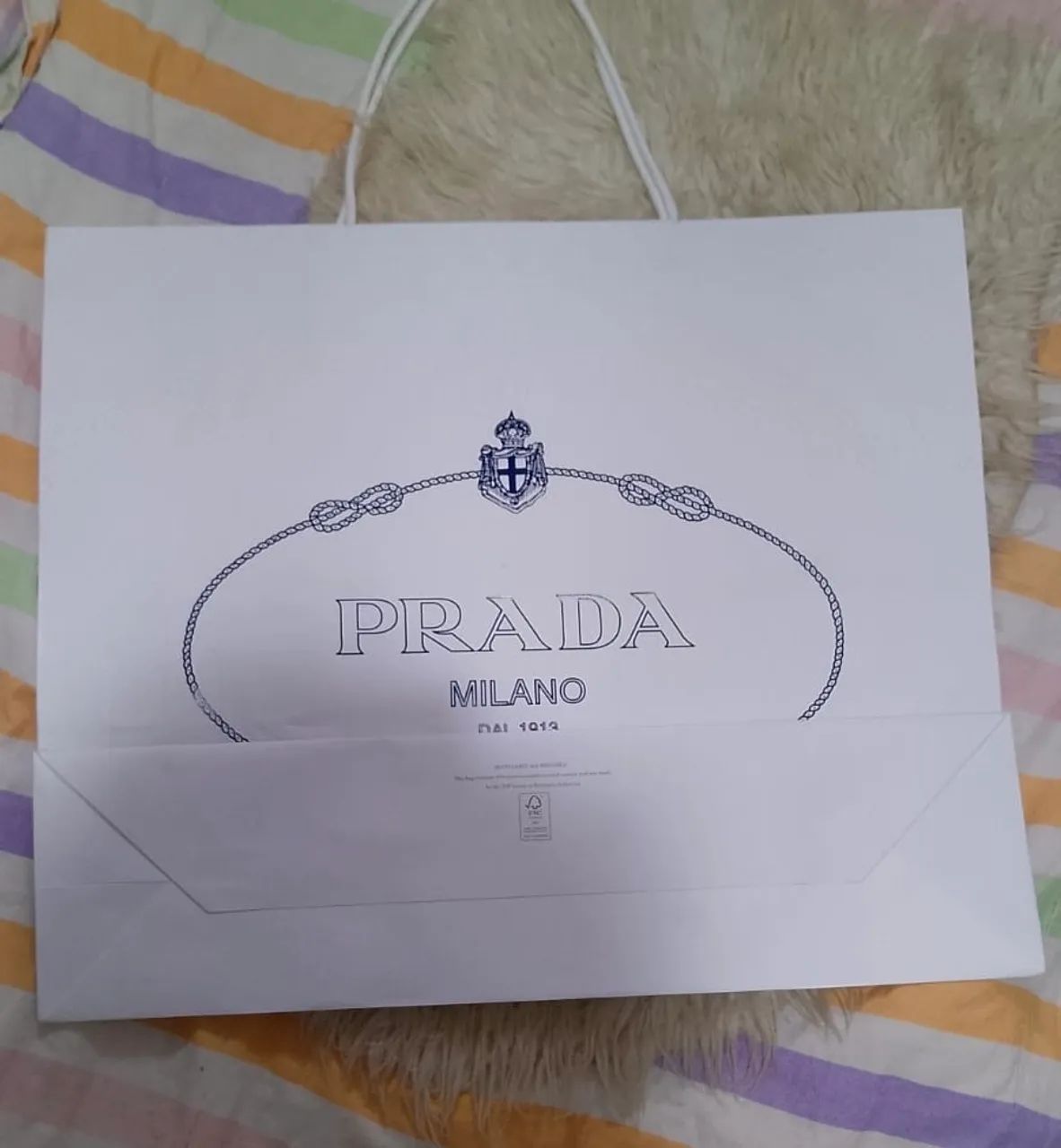 Sacola papel Prada desapego 