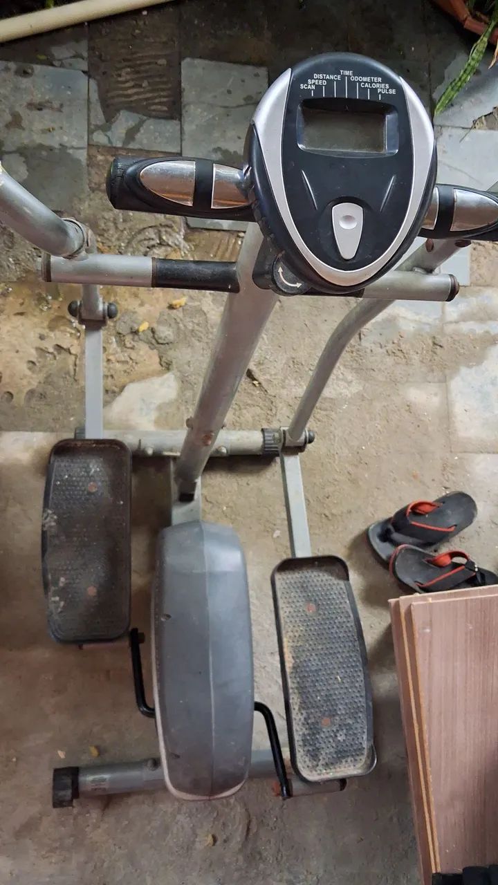 Elíptico Usado - Ótimo para Treinos Completos - Foto 4