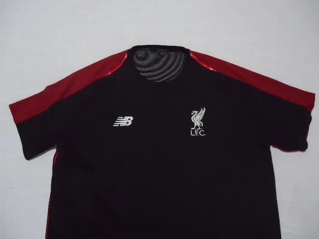 new balance - camisa do liverpool treino - tam xl - excelente estado - original - Foto 2