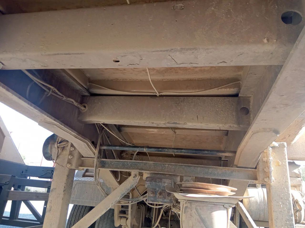 Carreta basculante 3 eixos  - Foto 4