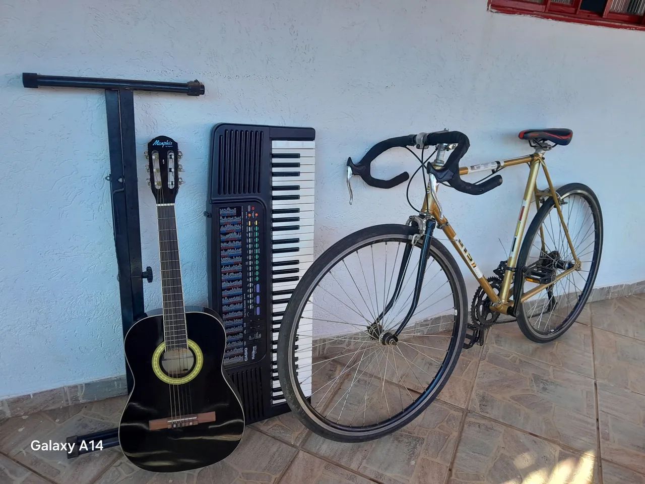 Violão teclado casio bicicleta ? antiga deisinha 