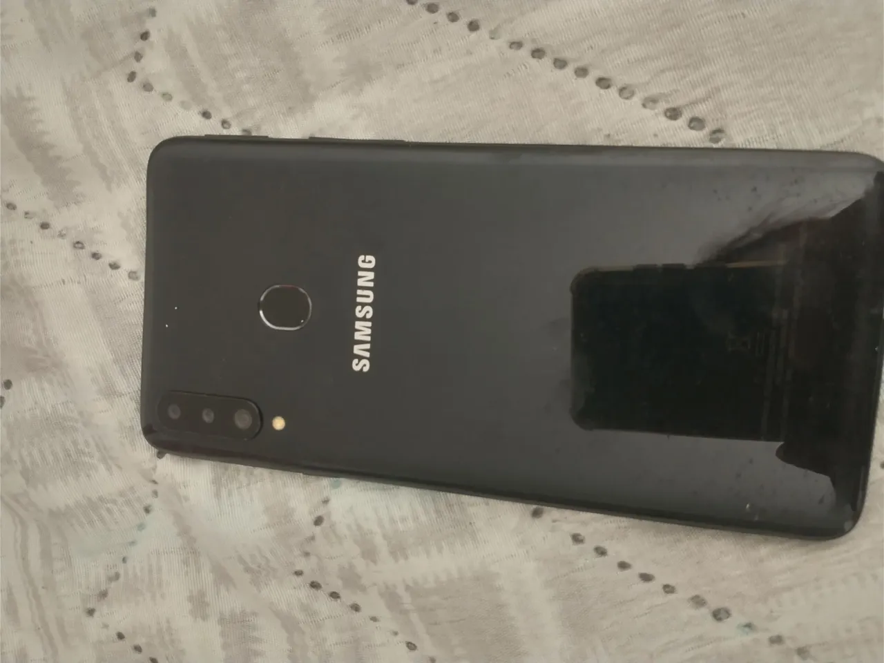 Celular Samsung com a tela trincada mais esta funcionando