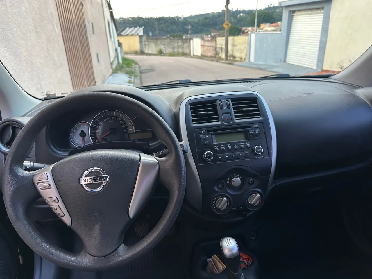 Nissan March Vendo ou troco por Saveiro  - Foto 4