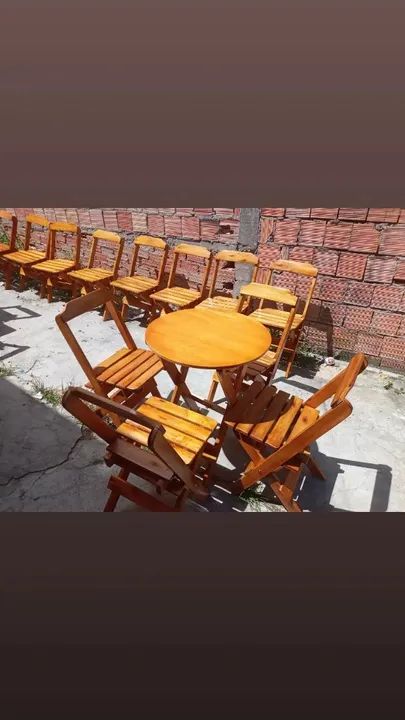Conjunto de Mesa e Cadeiras Dobráveis de Madeira - Foto 2