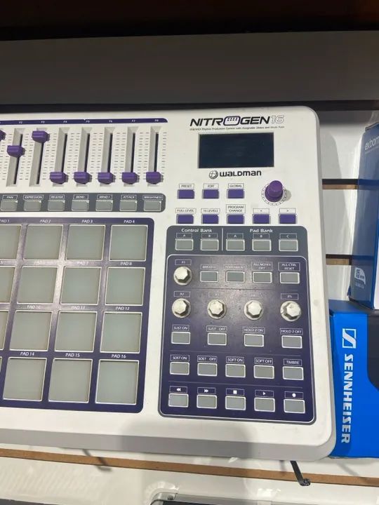 Controlador MIDI Dj Waldman Nitrogen 1664407622085378121