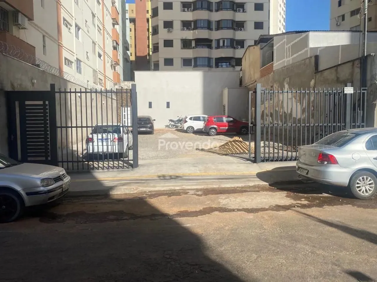 PRÉDIO COMERCIAL COM 03 SALAS C/ RECEPÇÃO PRÓXIMO AO VACA BRAVA