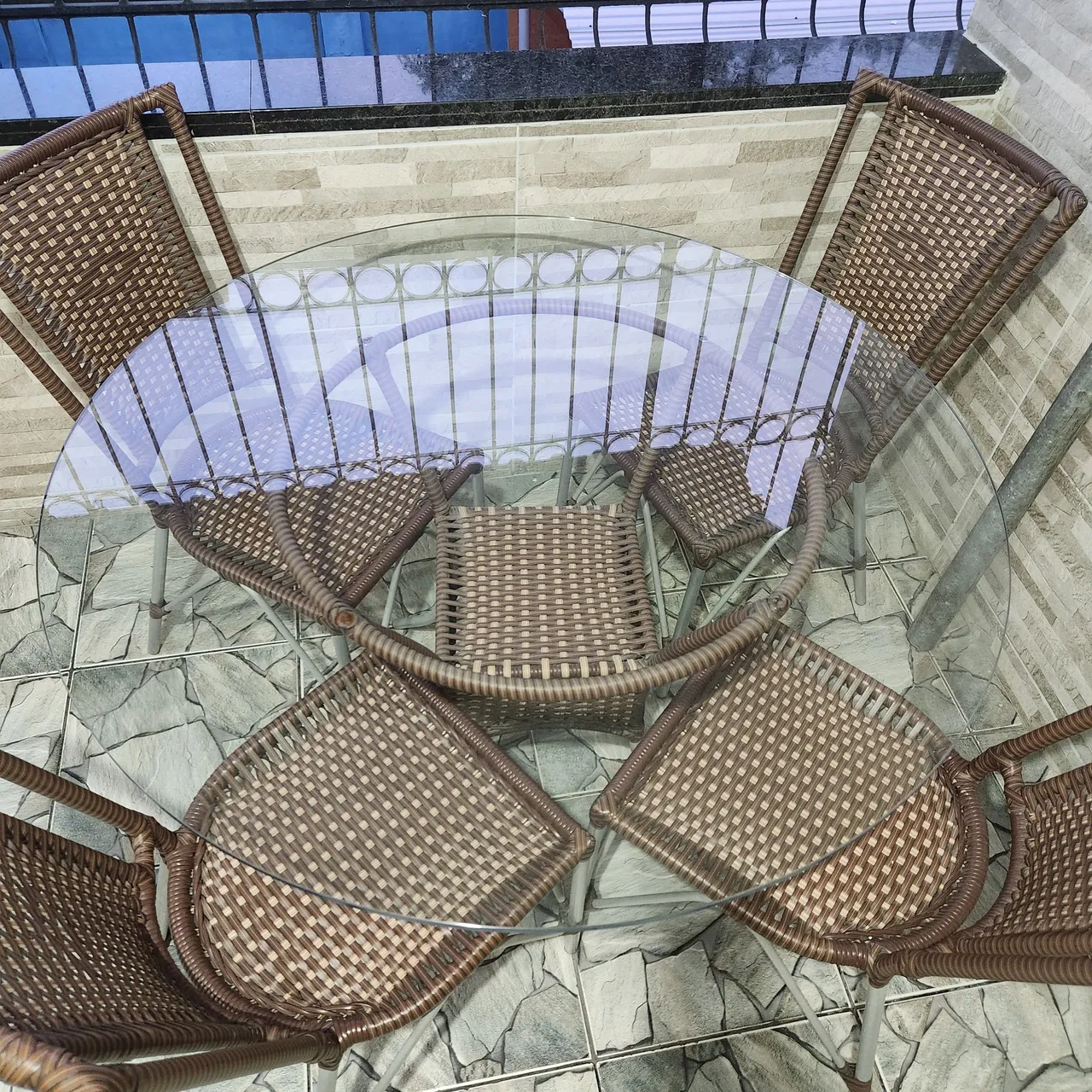 Conjunto de Mesa e 4 Cadeiras <br>