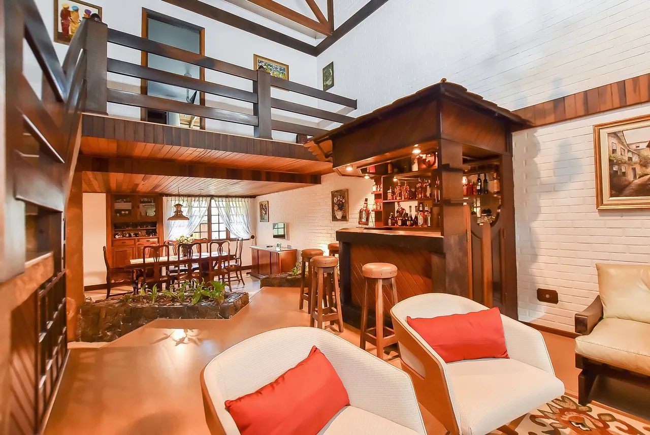 Casa para venda com 480 m² com 5 quartos, churrasqueira e lareira 5 vagas em Ahú - Curitib - Foto 2