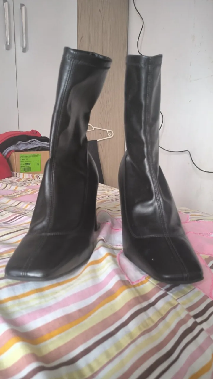 BOTA COURO FEMININA TAMANHO 38