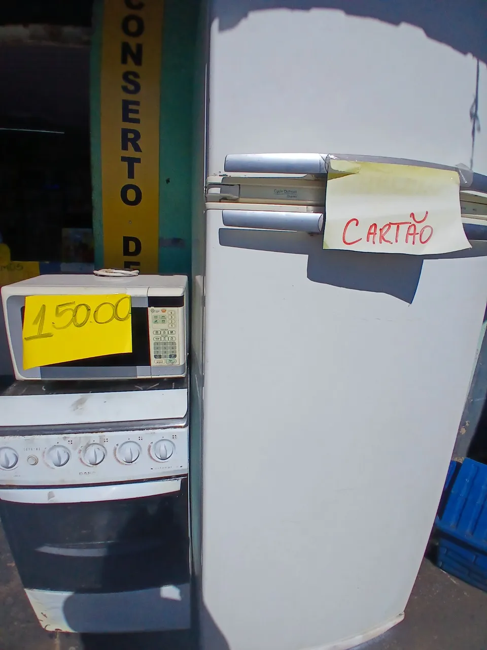 Geladeira e microondas com preço bom!
