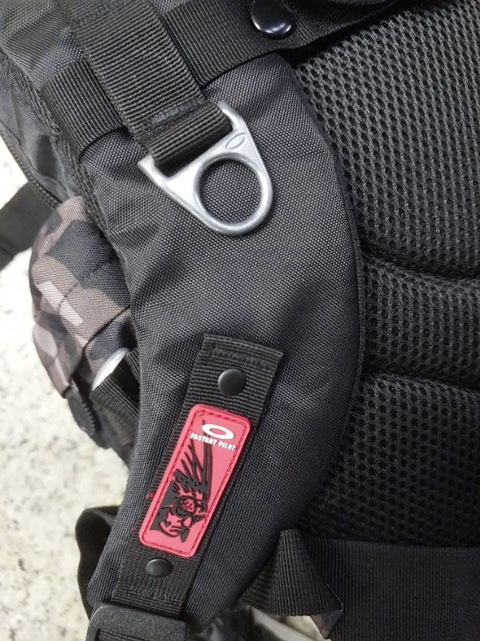 Mochila Oakley Icon Camuflada Nova Original Sem Uso - Foto 5