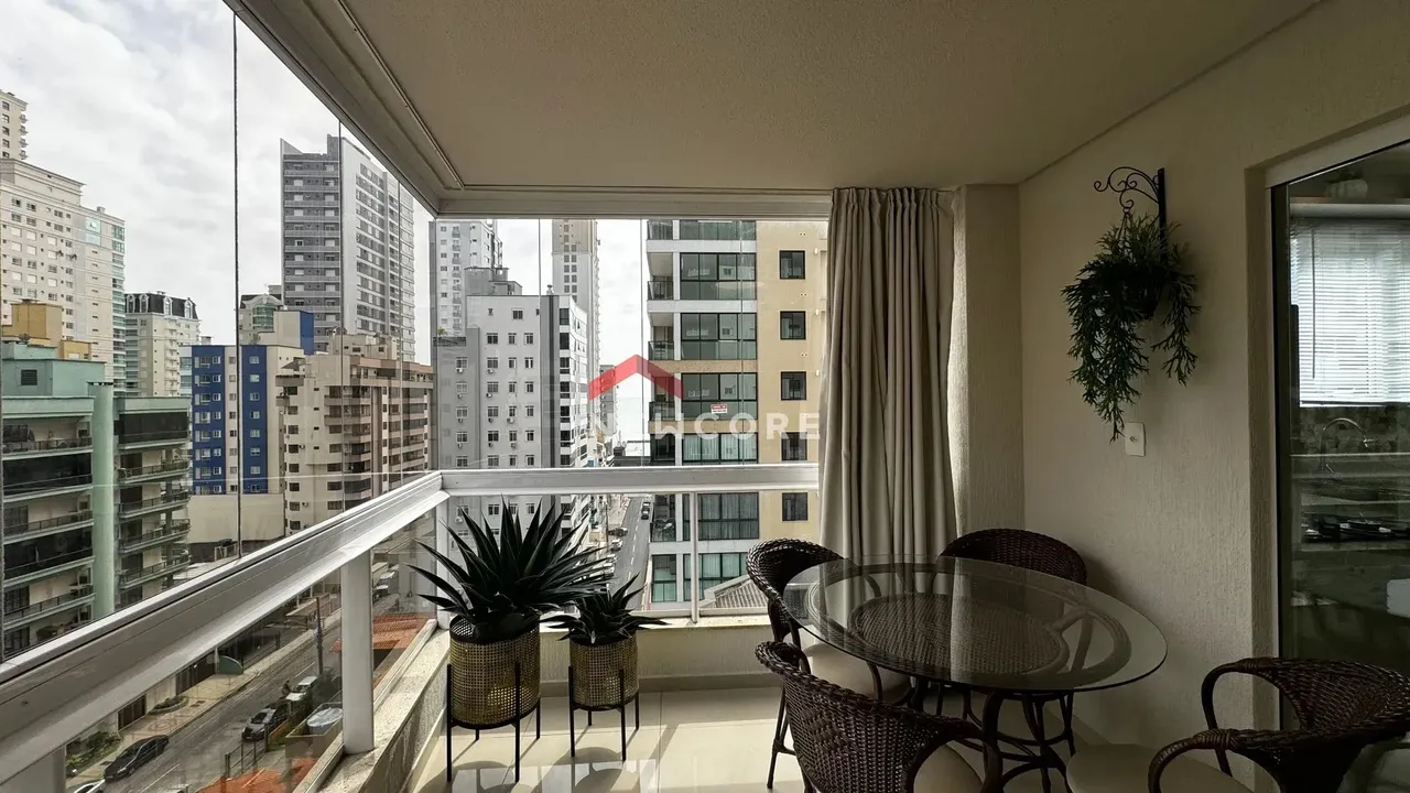 Apartamento em Rua 244 - Meia Praia - Itapema/SC