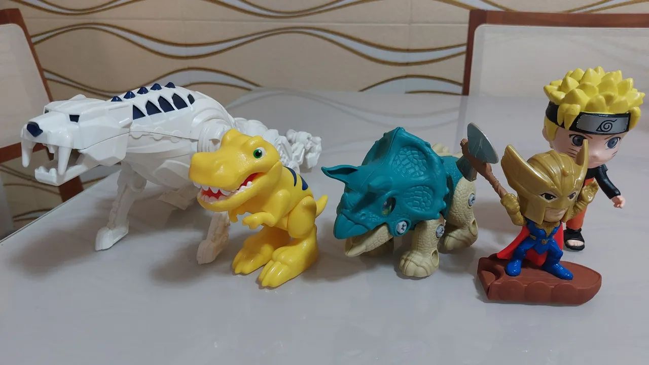 Kit bonecos diversos Dinossauros e Naruto - Foto 3