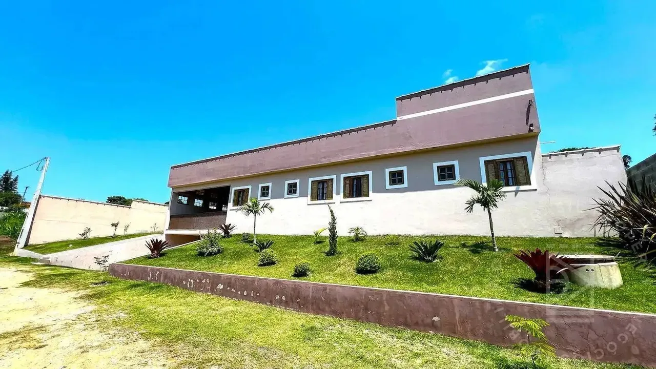Casa de Campo em Paraibuna, 575m², 4 suítes