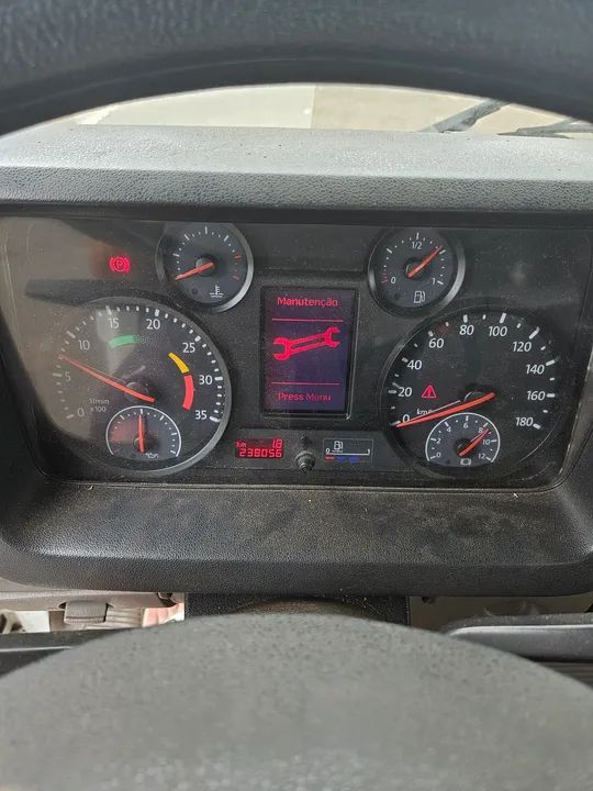 Caminhão Baú Volkswagen Delivery 10:160 - Foto 3