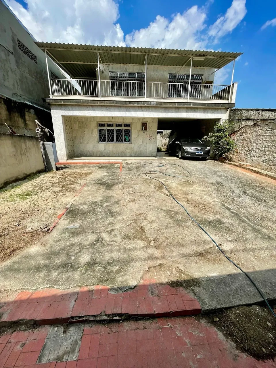 Casa + 2 kitnets em terreno de 600m2