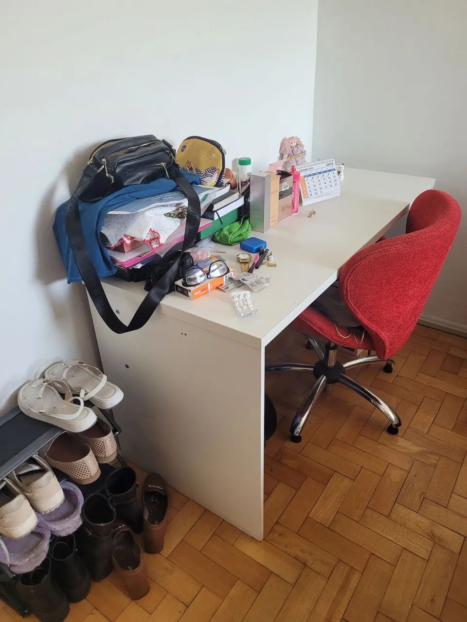 Mesa de escritorio64842815313411120