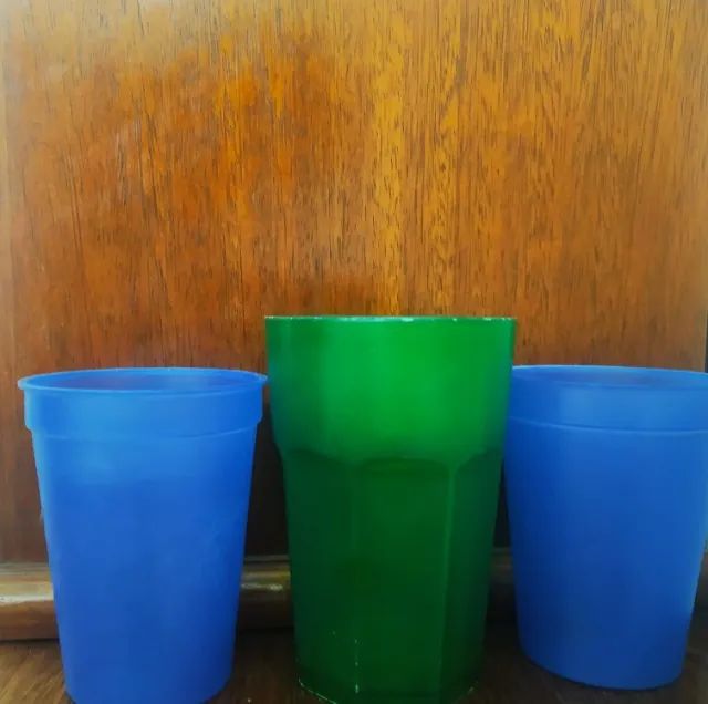 Conjunto de Copos de Plástico