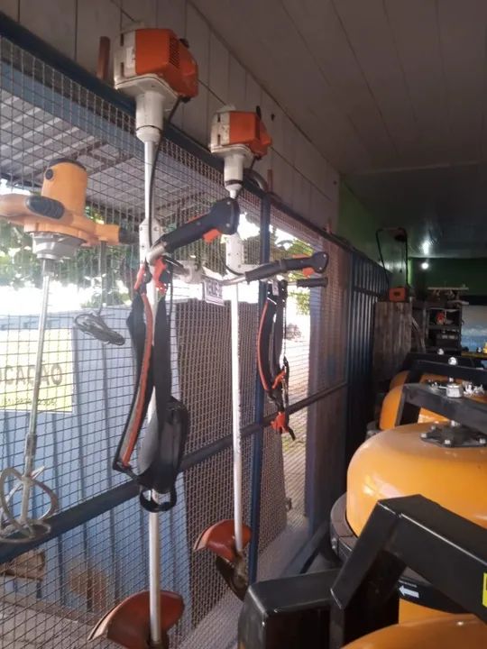 VENDO MOTOSSERRA E ROÇADEIRA STIHL  