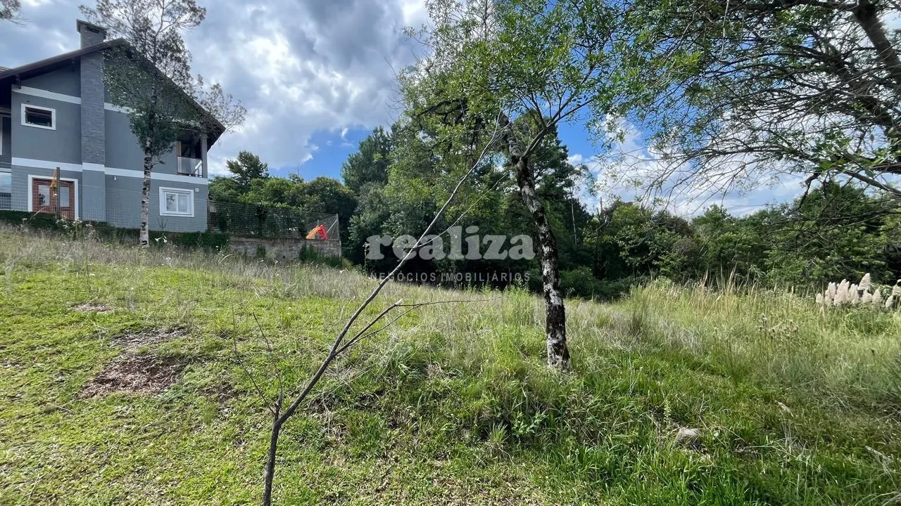TERRENO DE ESQUINA EM GRAMADO