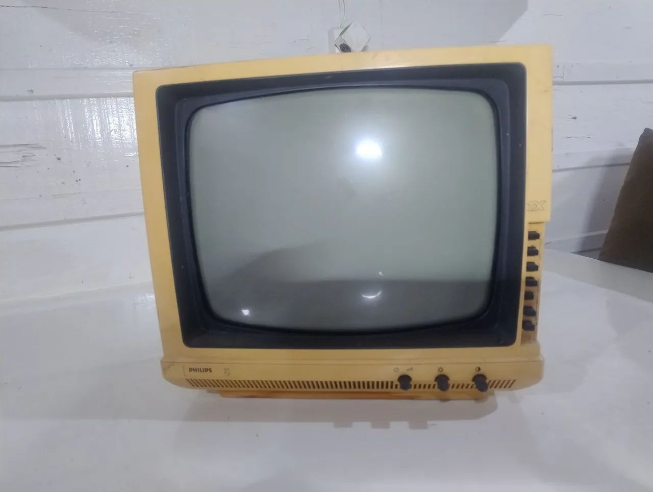 TV Philips Retrô