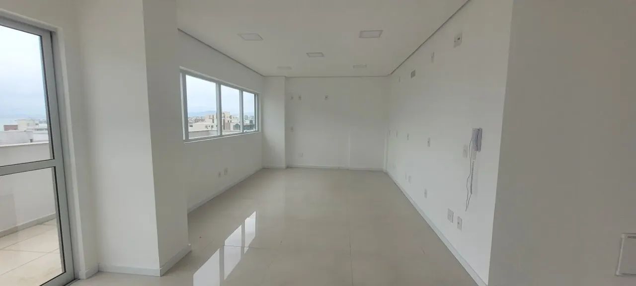 Andar/Sala comercial com vista mar e 2 vagas para locação no Centro de Florianópolis. - Foto 6