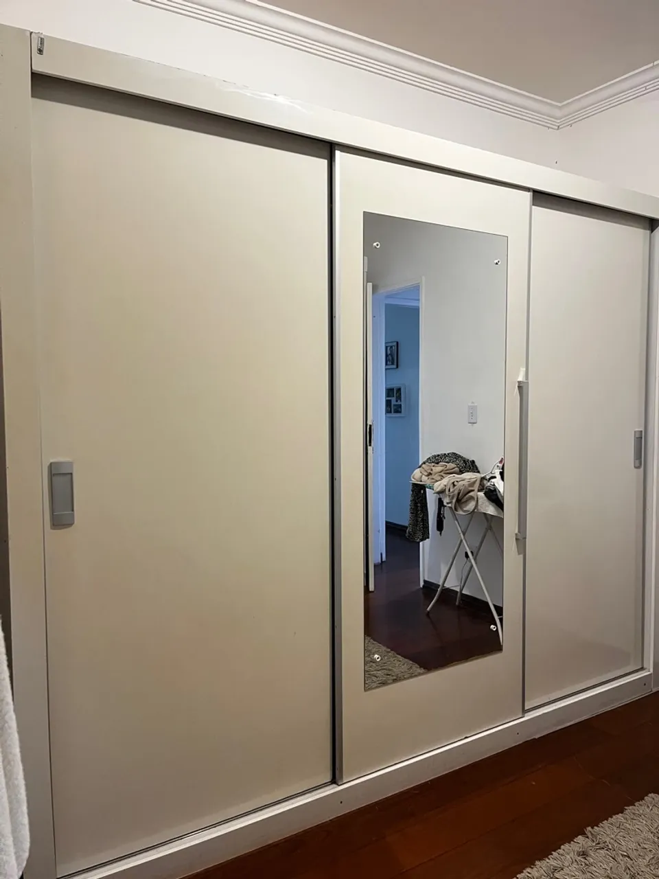 Guarda-Roupa 3 Portas de Correr com Espelho