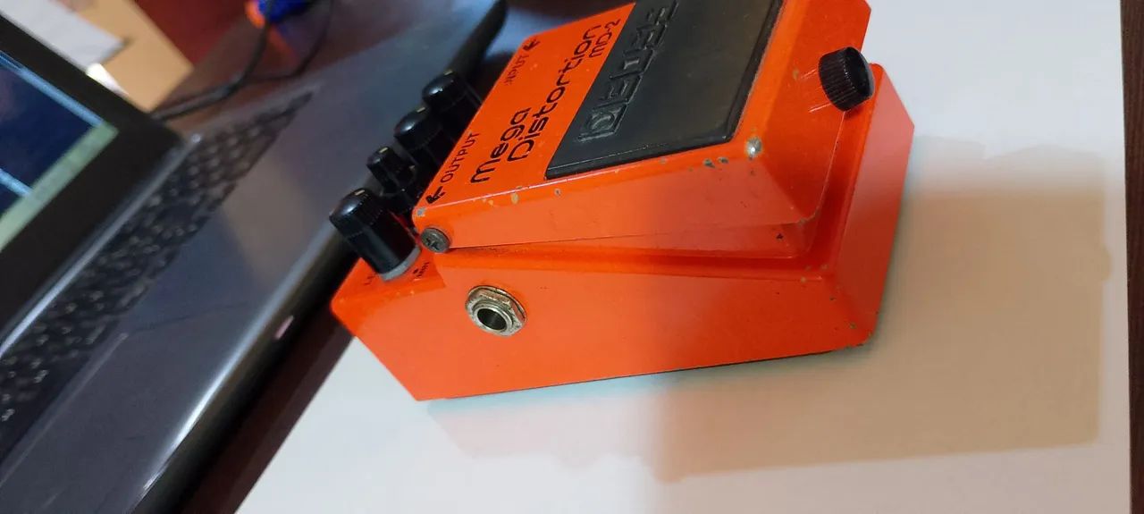 Pedal para guitarra Boss Mega Distortion MD-2 - Foto 3