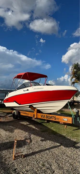 Lancha Ventura 230 com Motor Yamaha 250Hp 4 tempos 2024